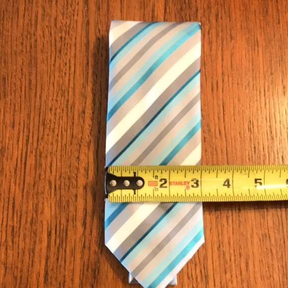 Geoffrey Beene Handmade Diagonal Striped Tie - Picture 3 of 11